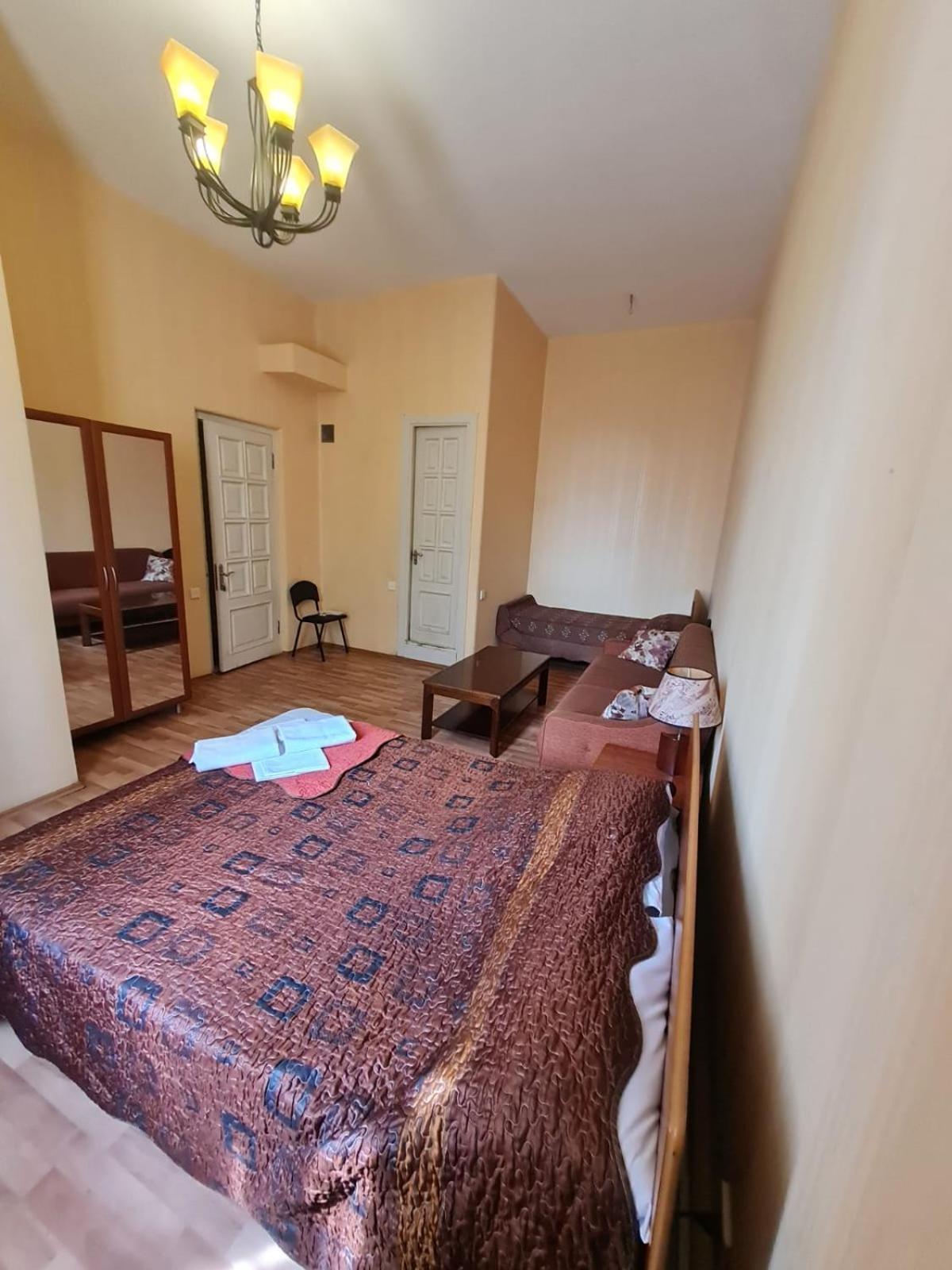 Piano Hotel Тбилиси Экстерьер фото